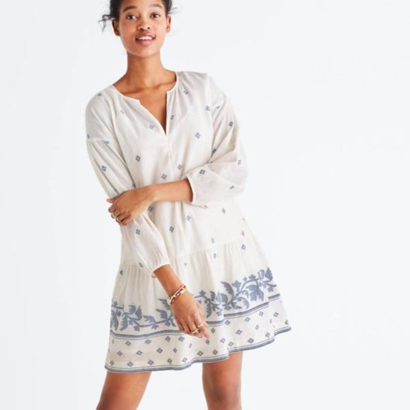 white long sleeve tunic dress